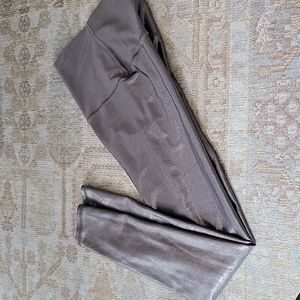 Emily HSU Platinum leggings length 28 size 2.